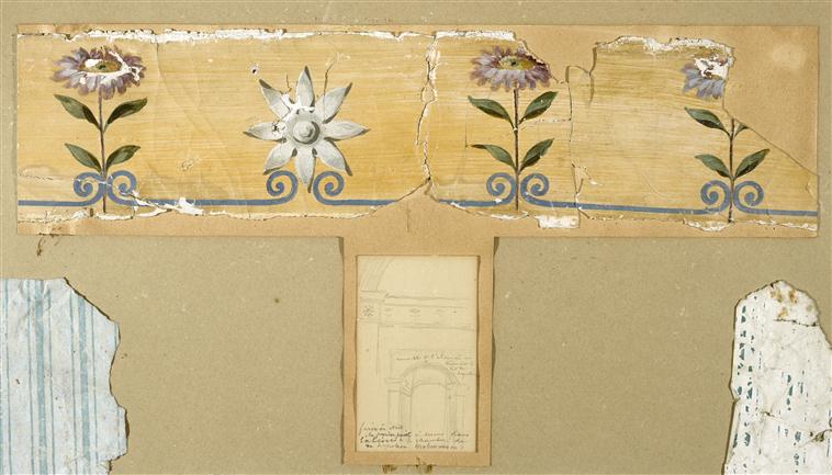 Quatre fragments de papier peint provenant de Malmaison