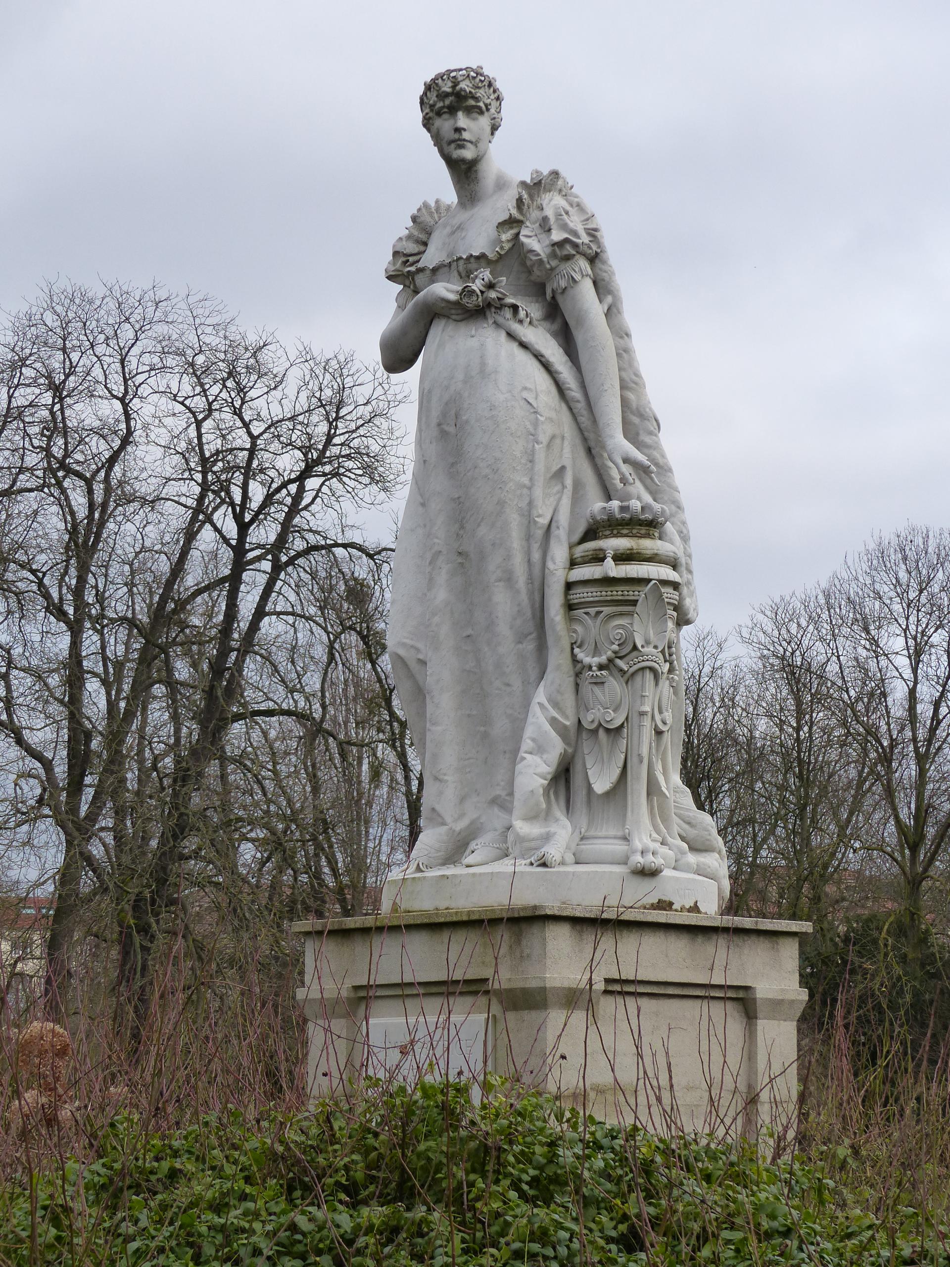 Statue Joséphine Bois-Préau