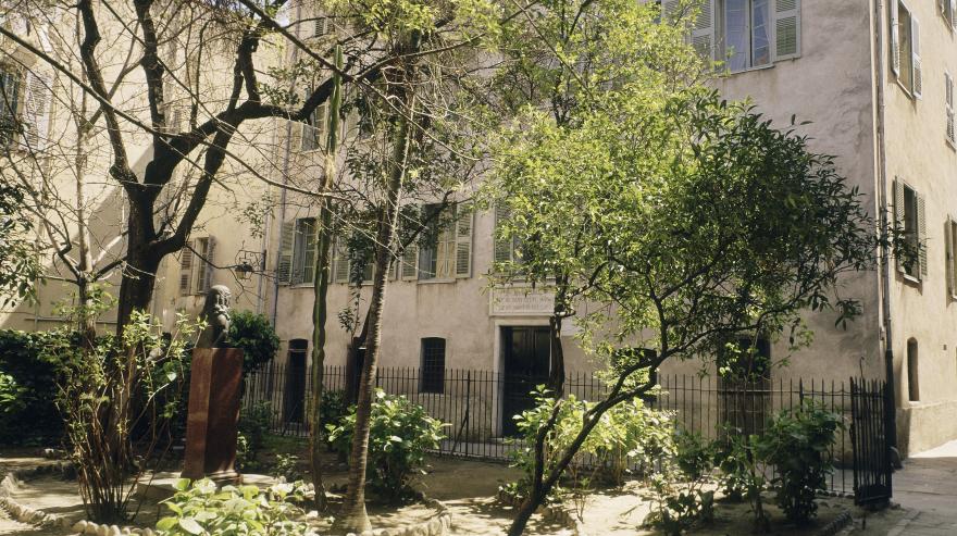 Façade de la Maison natale de Napoléon vrognée